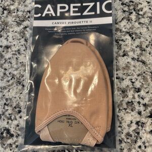Capezio Canvas Pirouette II Dance Shoe in Nude
